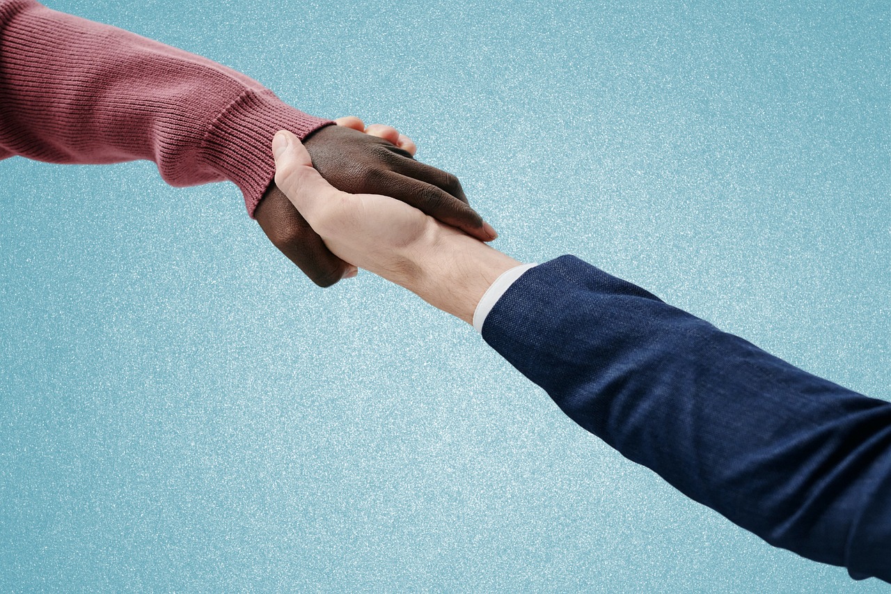 最强短信在线轰炸系统源码实名账号：人卫教材app详情下载教程